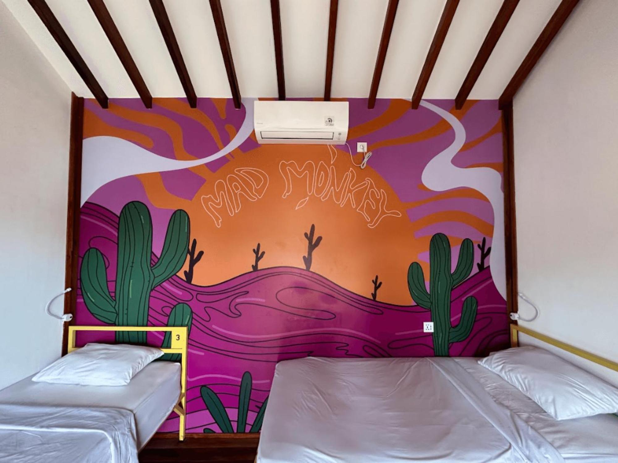 Mad Monkey Gili Trawangan Hostel Exterior photo Mural in a room at the hotel