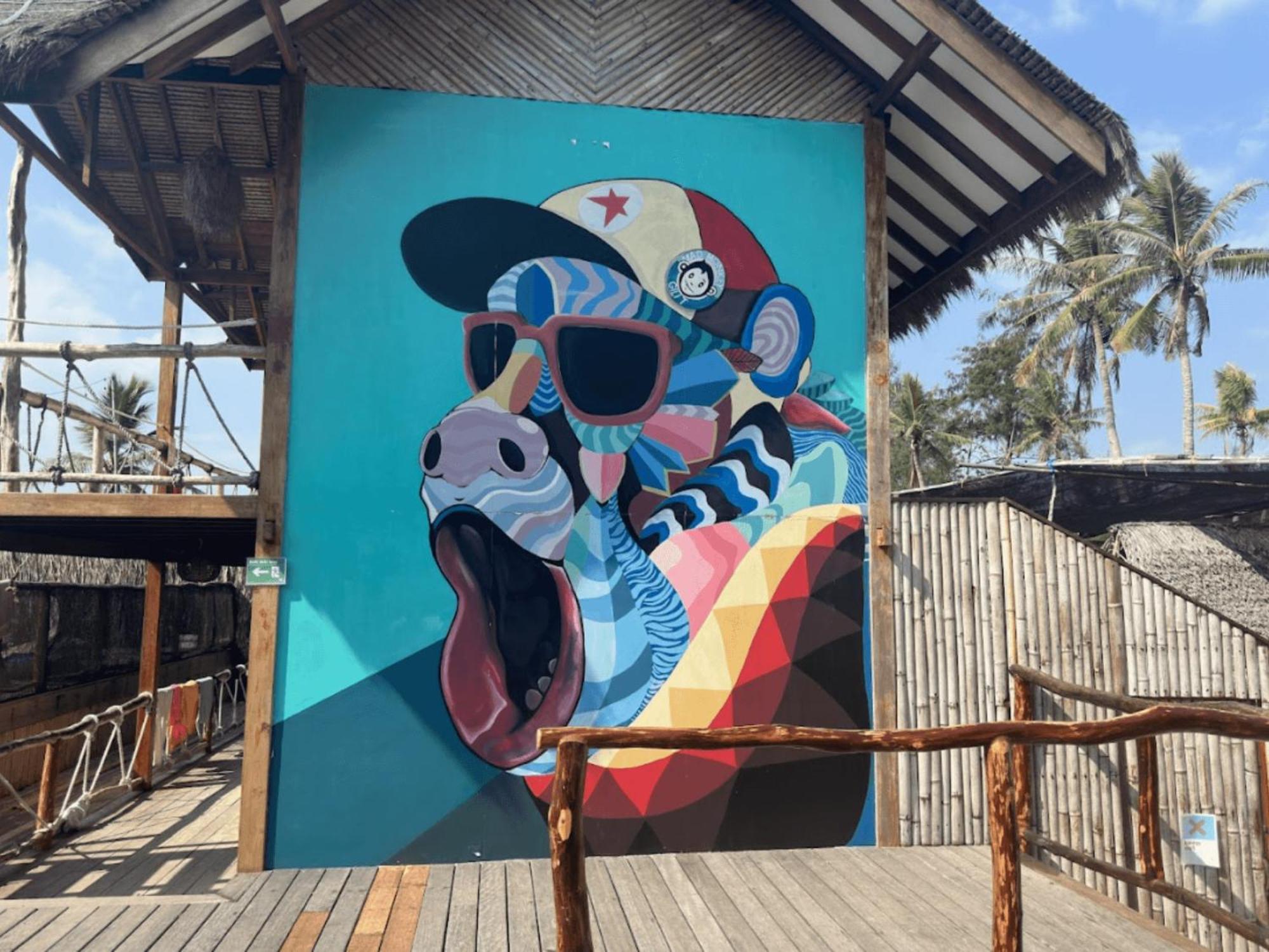 Mad Monkey Gili Trawangan Hostel Exterior photo Mural by artist, 2019