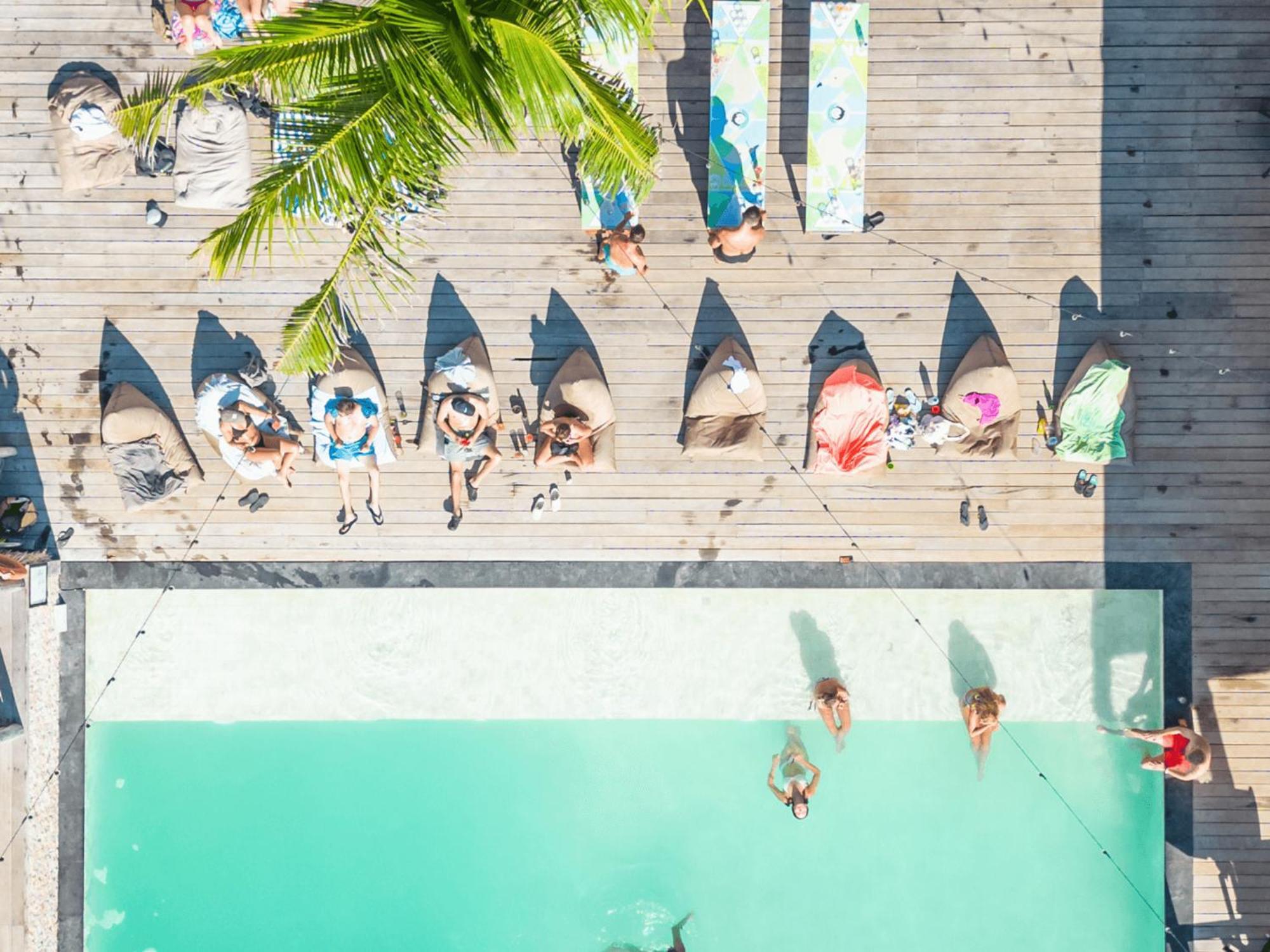 Mad Monkey Gili Trawangan Hostel Exterior photo Aerial view of the pool at the Hotel