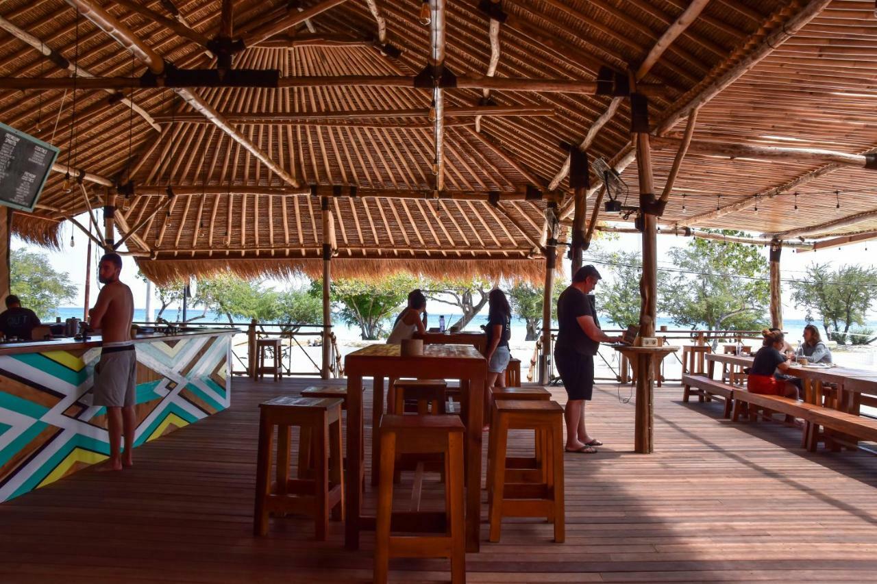 Mad Monkey Gili Trawangan Hostel Exterior photo A restaurant in Ko Phangan